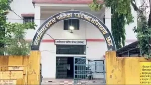 CG BREAKING: डोंगरगढ़ नगर पालिका में पांच अधिकारियों निलंबित, भ्रष्टाचार का मामला गरमाया 1 LIvekhabhar | Chhattisgarh News